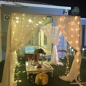 https://neeras-chalet.mecca-hotels.info